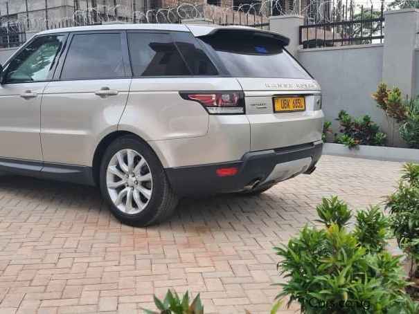 Land Rover Range Rover in Uganda