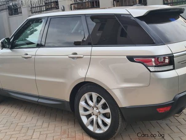 Land Rover Range Rover in Uganda