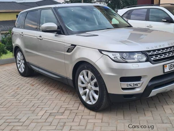 Land Rover Range Rover in Uganda