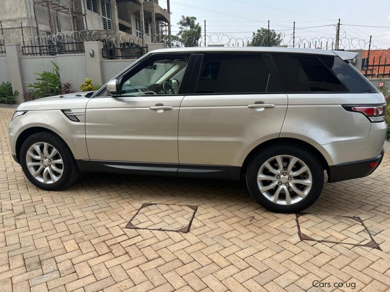 Land Rover Range Rover in Uganda