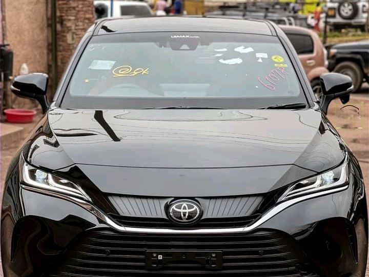 Toyota Harrier in Uganda