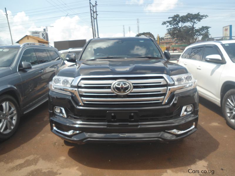 Toyota Land Cruiser ZX in Uganda