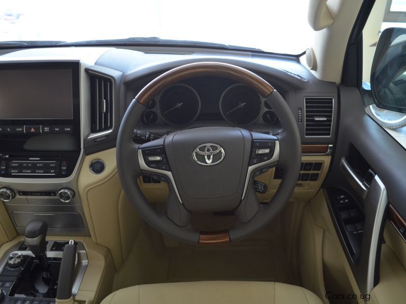 Toyota Land cruiser V8  in Uganda