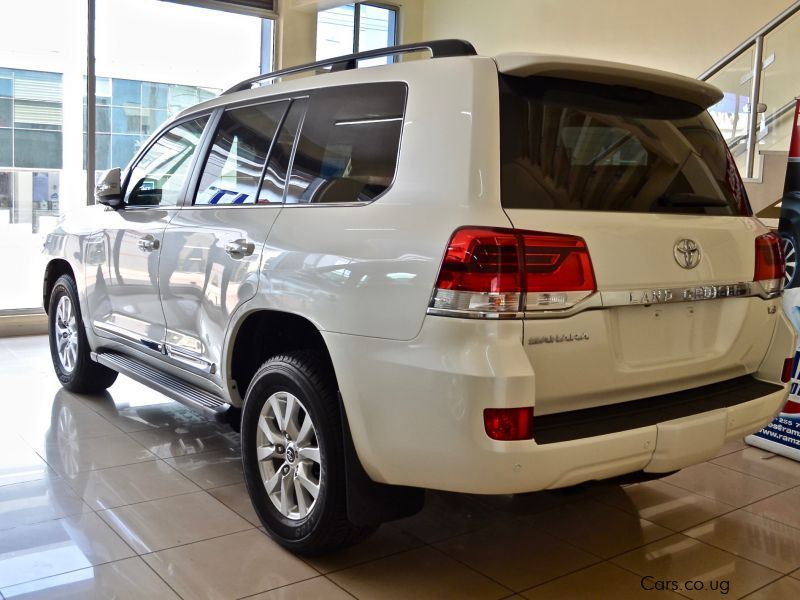 Toyota Land cruiser V8  in Uganda