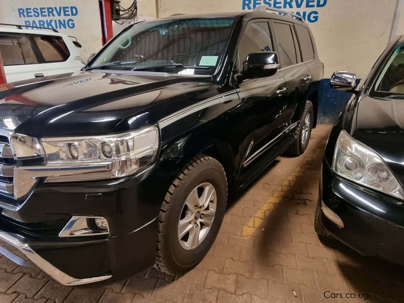 Toyota Land cruiser VXR in Uganda