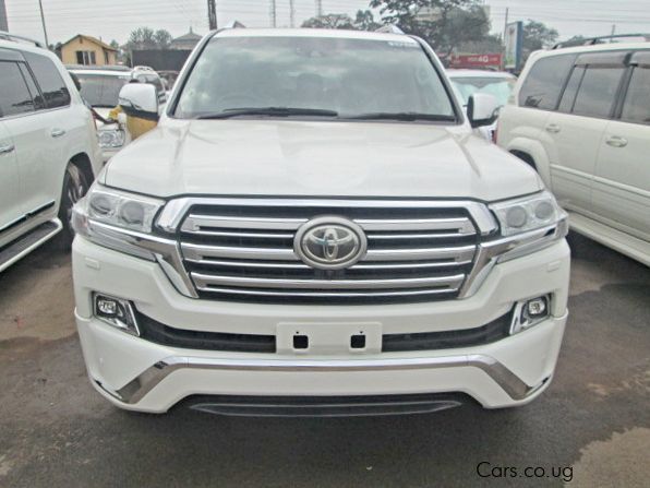 Toyota Landcruiser V8 in Uganda