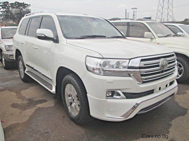 Toyota Landcruiser V8 in Uganda