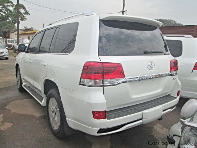 Toyota Landcruiser V8 in Uganda