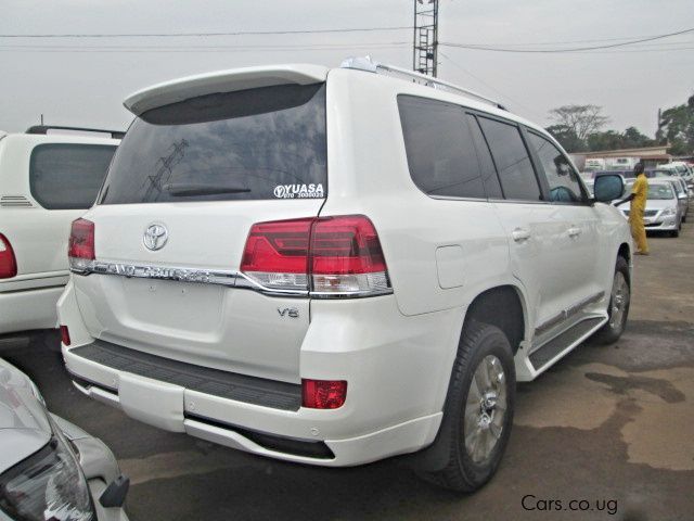 Toyota Landcruiser V8 in Uganda