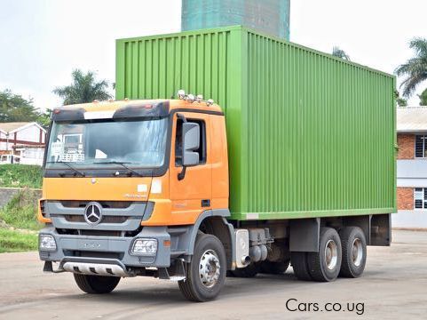 Mercedes-Benz Actros 3340 (pulling) in Uganda