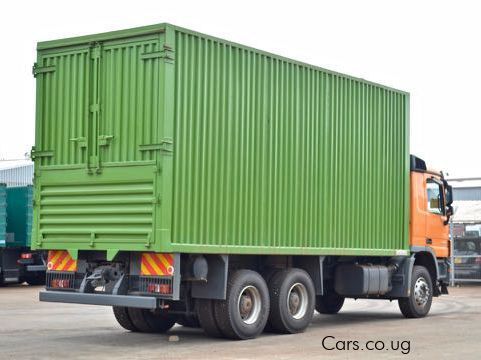 Mercedes-Benz Actros 3340 (pulling) in Uganda