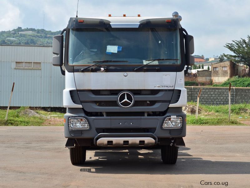 Mercedes-Benz Actros 3340 (semi-trailer) in Uganda