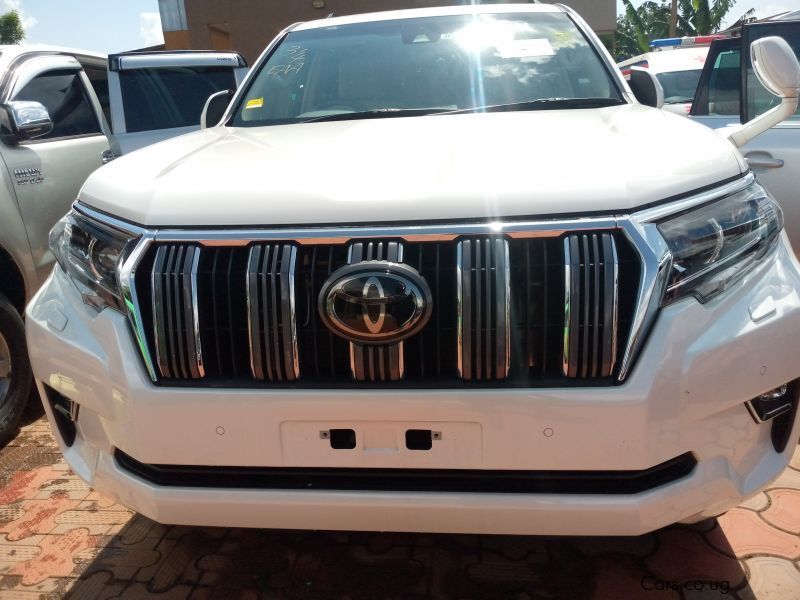 Toyota LAND CRUISER PRADO in Uganda