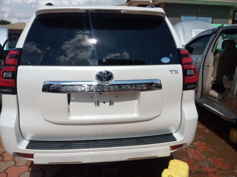 Toyota LAND CRUISER PRADO in Uganda