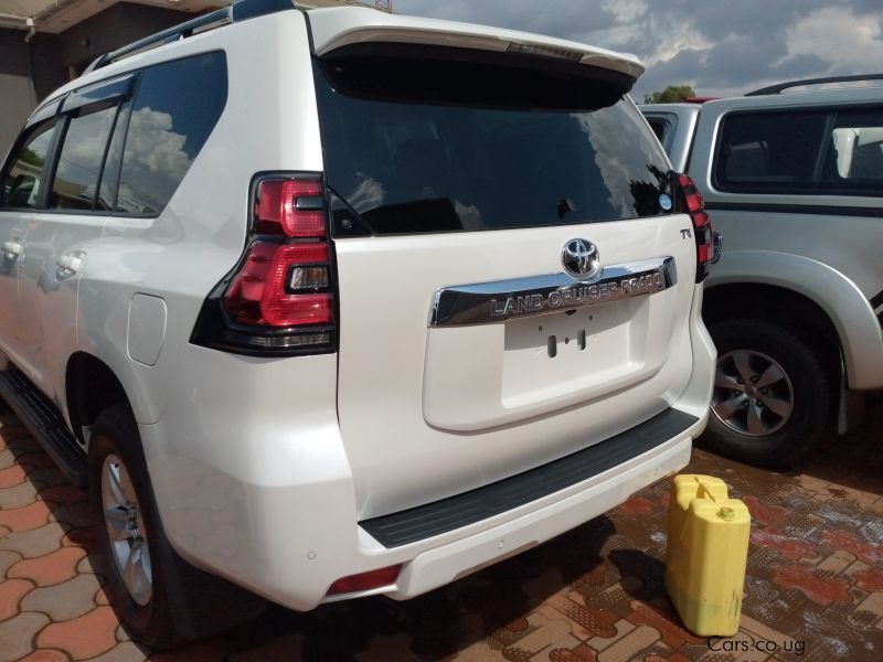 Toyota LAND CRUISER PRADO in Uganda