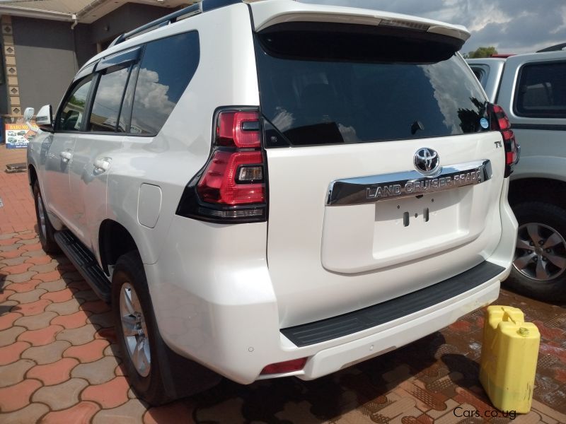 Toyota LAND CRUISER PRADO in Uganda