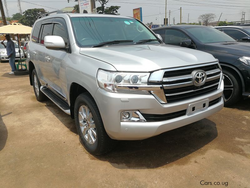 Toyota Land Cruiser VX in Uganda