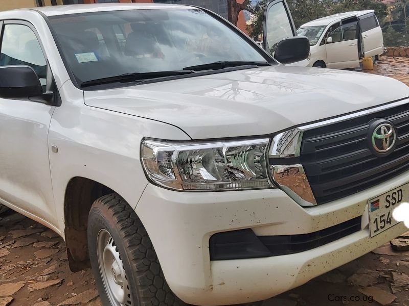 Toyota Landcruiser in Uganda