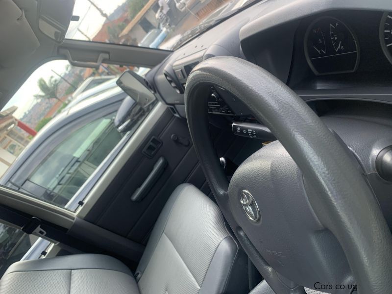 Toyota land cruiser hard top in Uganda