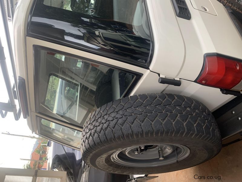 Toyota land cruiser hard top in Uganda