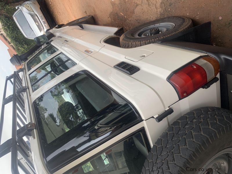 Toyota land cruiser hard top in Uganda