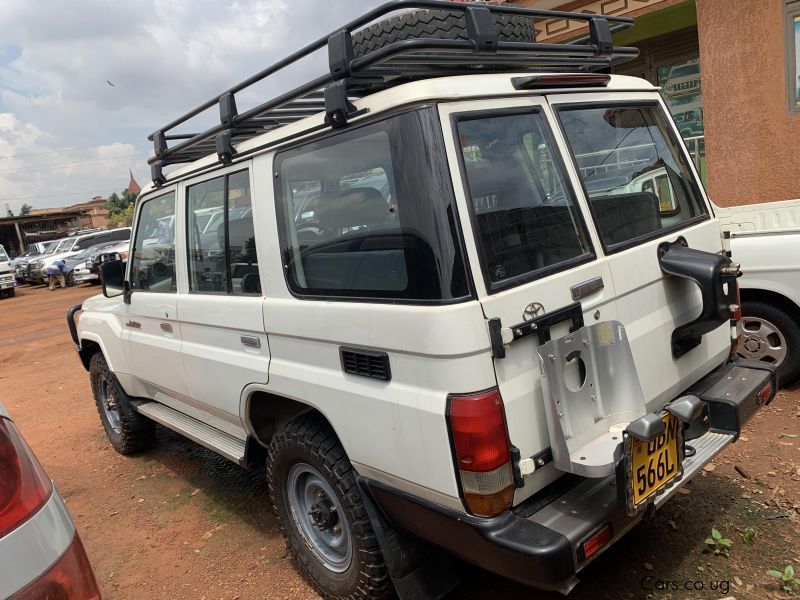 Toyota land cruiser hard top in Uganda