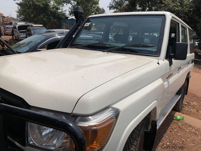 Toyota land cruiser hardtop in Uganda