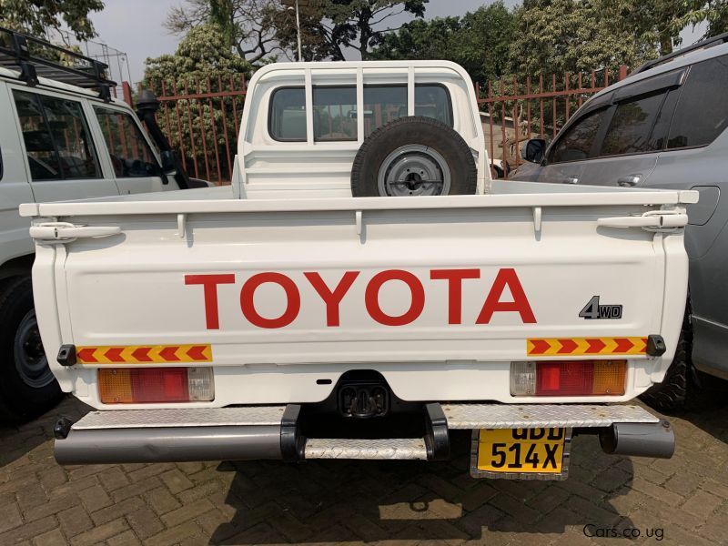 Toyota land cruiser single cabin in Uganda