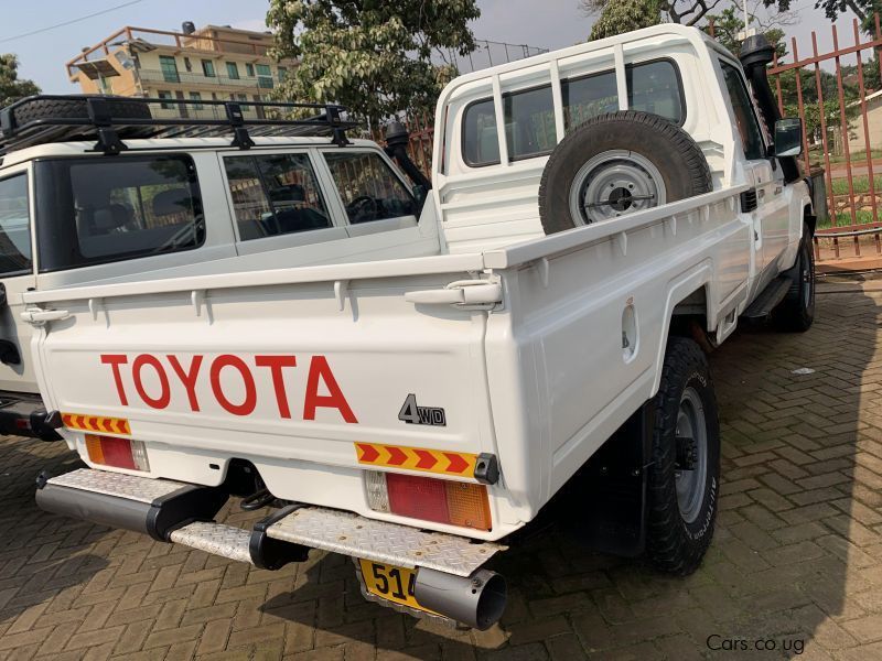 Toyota land cruiser single cabin in Uganda