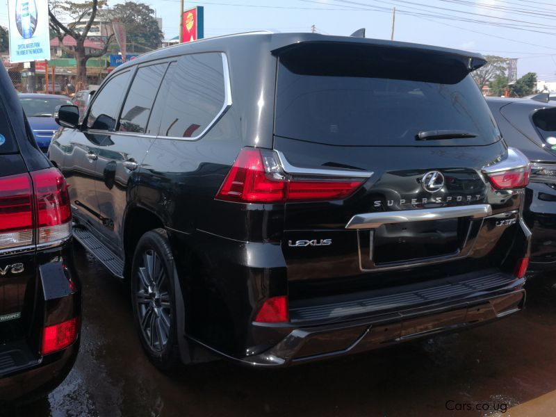 Lexus LX570 in Uganda