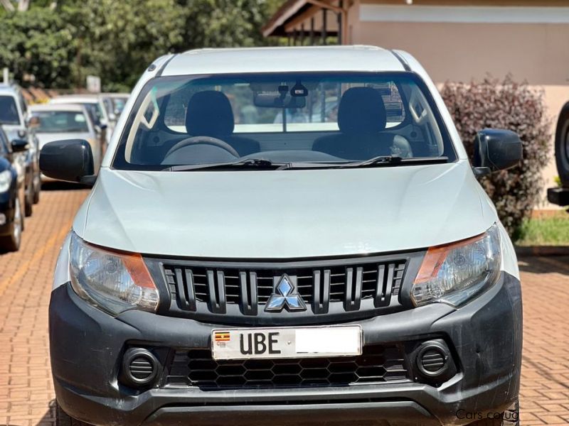 Mitsubishi L200 Single Cabin 2,4l in Uganda