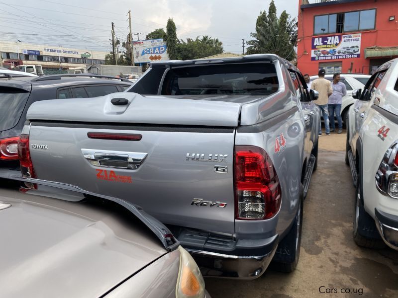 Toyota HILLUX in Uganda