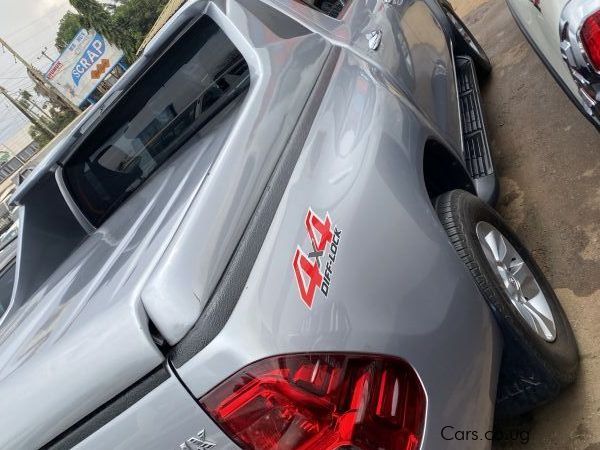 Toyota HILLUX in Uganda