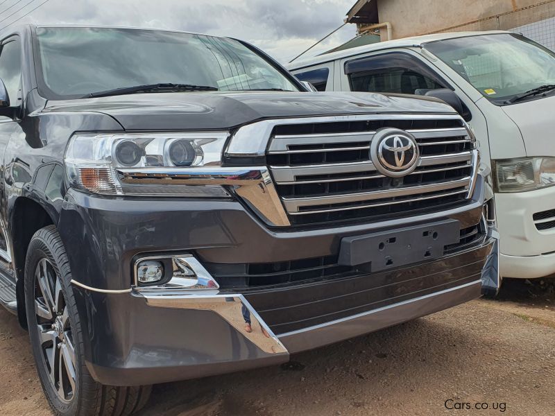 Toyota Land Cruirser in Uganda