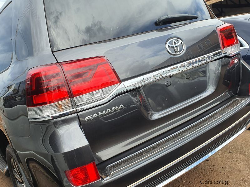 Toyota Land Cruirser in Uganda