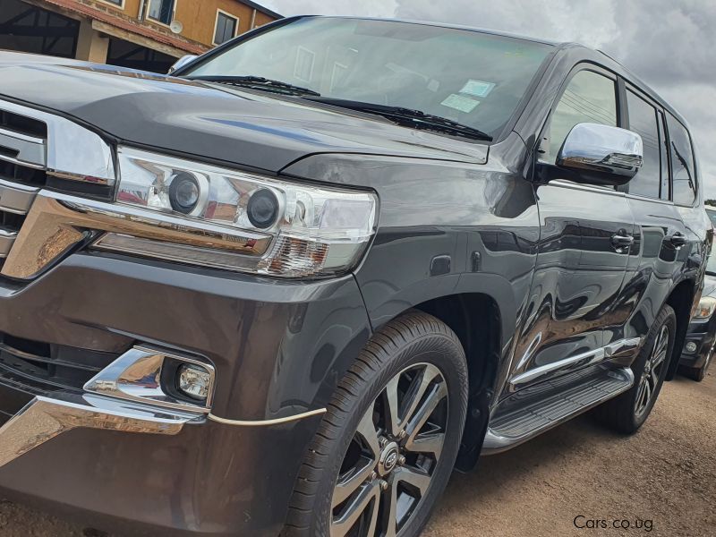 Toyota Land Cruirser in Uganda