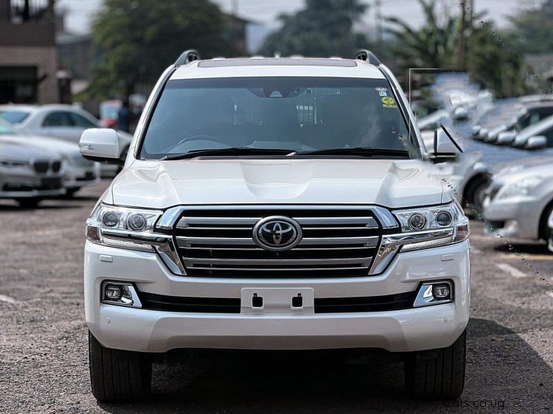 Toyota Land Cruiser V8 ZX in Uganda