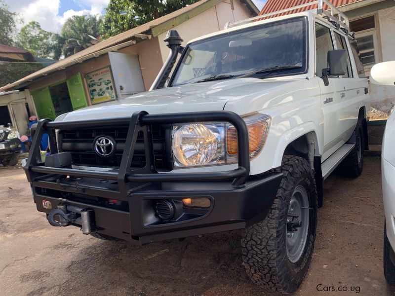 Toyota land cruiser hardtop in Uganda