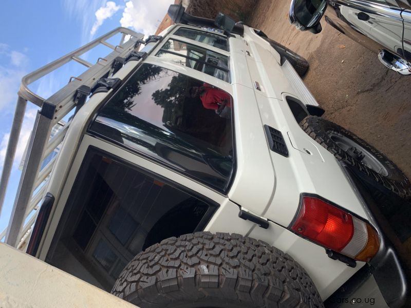 Toyota land cruiser hardtop in Uganda