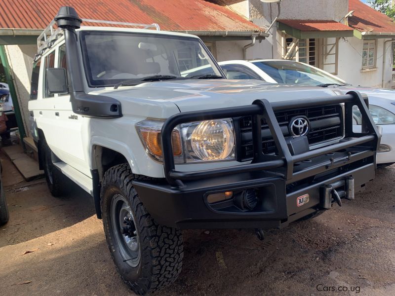 Toyota land cruiser hardtop in Uganda