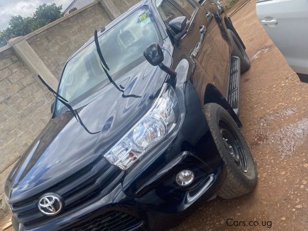 Toyota HILUX in Uganda