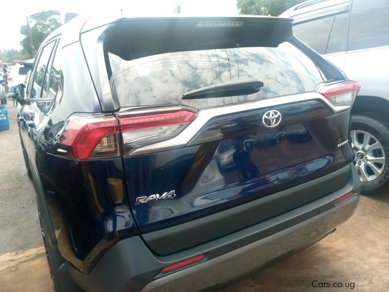 Toyota RAV4 in Uganda