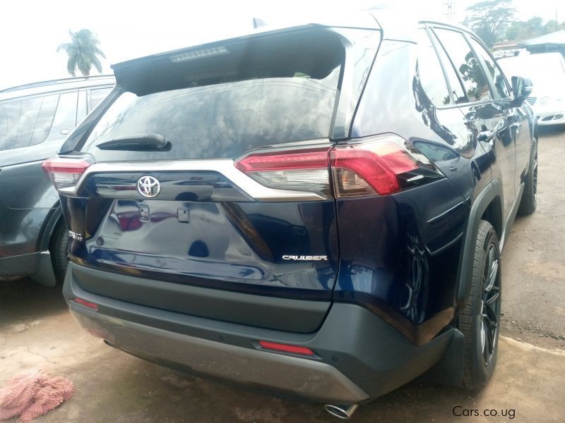 Toyota RAV4 in Uganda