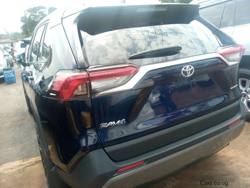 Toyota RAV4 in Uganda