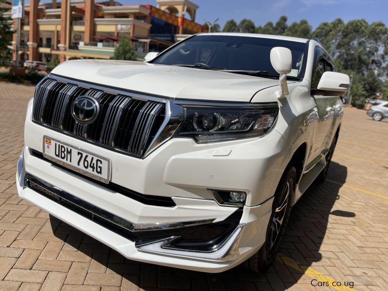 Toyota prado tx in Uganda