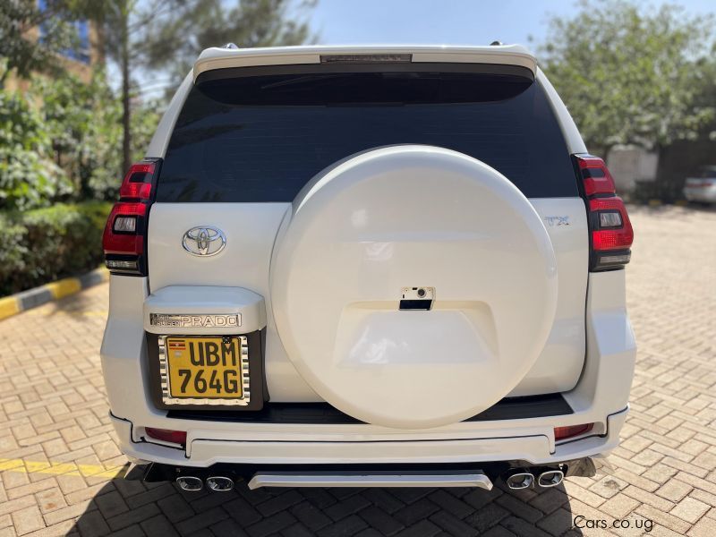 Toyota prado tx in Uganda