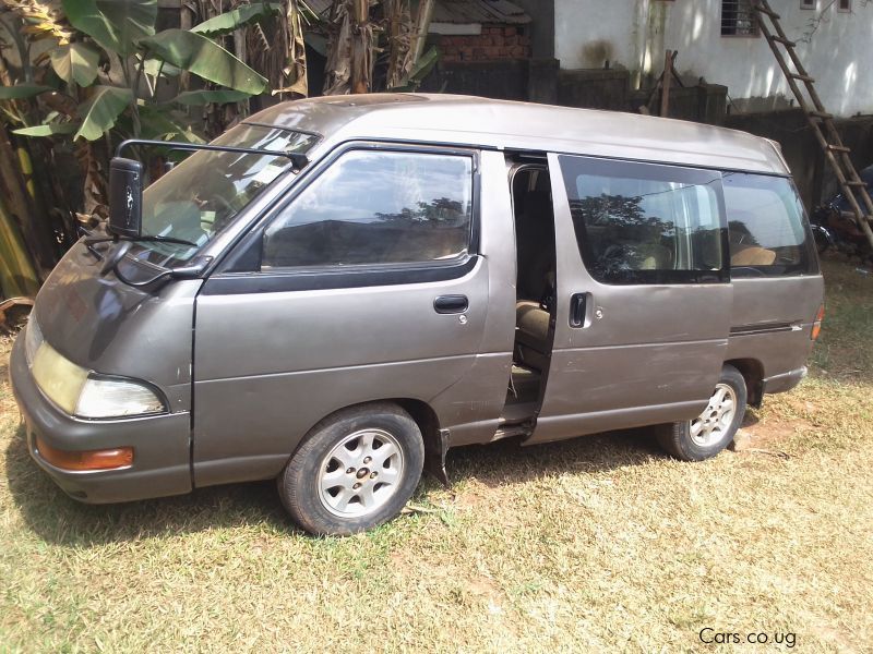 Toyota Hiace Liteace Diesel Engine 2C in Uganda