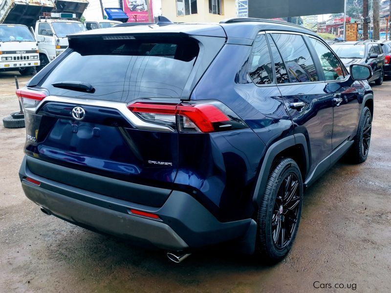 Toyota Rav4 in Uganda