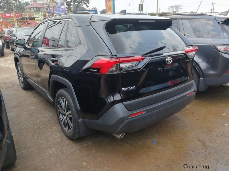 Toyota Rav4 in Uganda