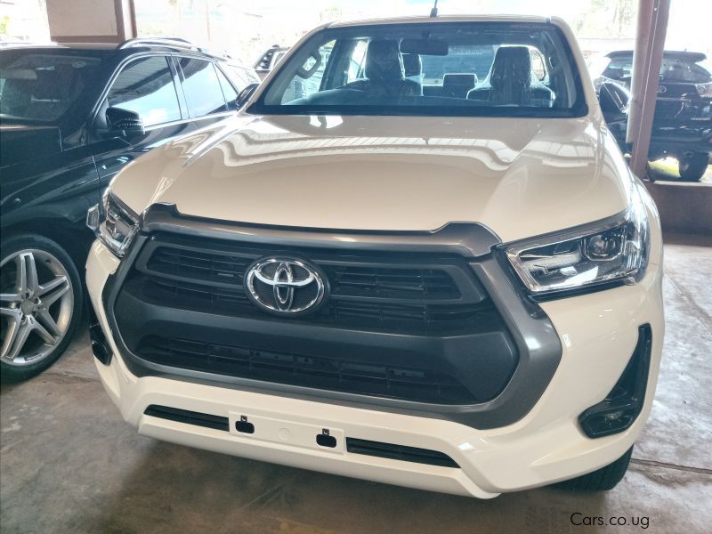Toyota Hilux 4x4 in Uganda